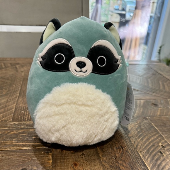 Squishmallow FTM Contessa Raccoon 7” - Picture 8 of 8